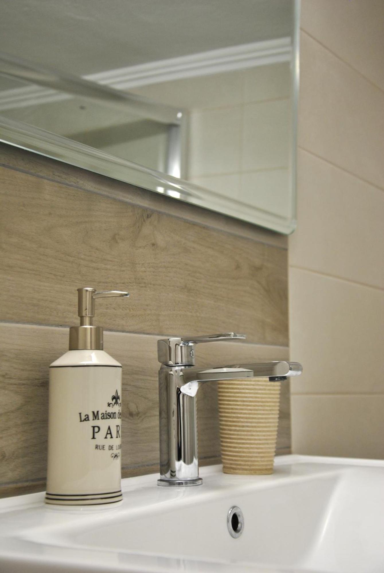 4 Seasons Breeze / Thessaloniki Apartment ภายนอก รูปภาพ